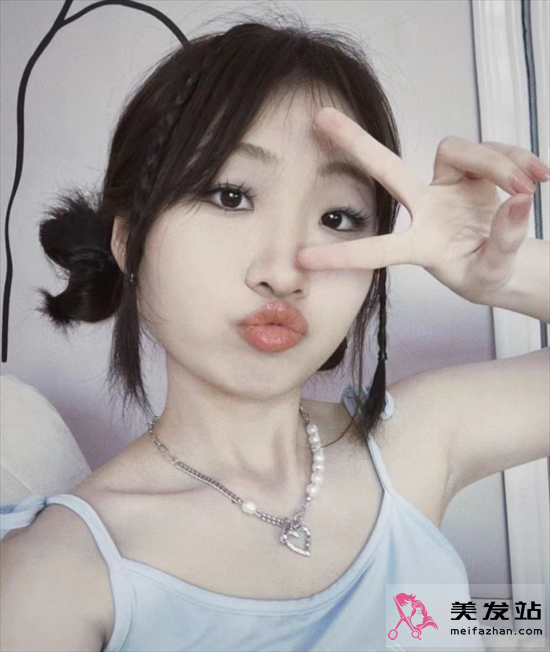 短發(fā)y2k發(fā)型 看起來超個性