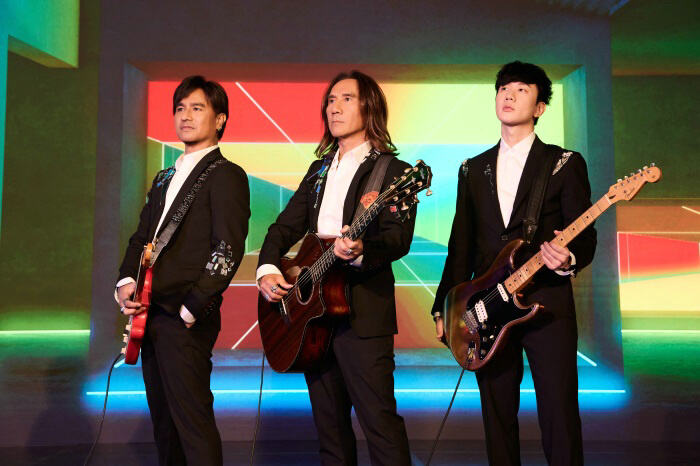 “搖滾天團(tuán)”動(dòng)力火車“都是因?yàn)閻?世界巡回演唱會(huì)”高雄安可場(chǎng) 兩場(chǎng)秒殺 完美收官