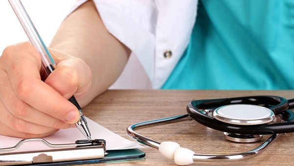 寶寶經(jīng)常便秘應(yīng)該怎么辦