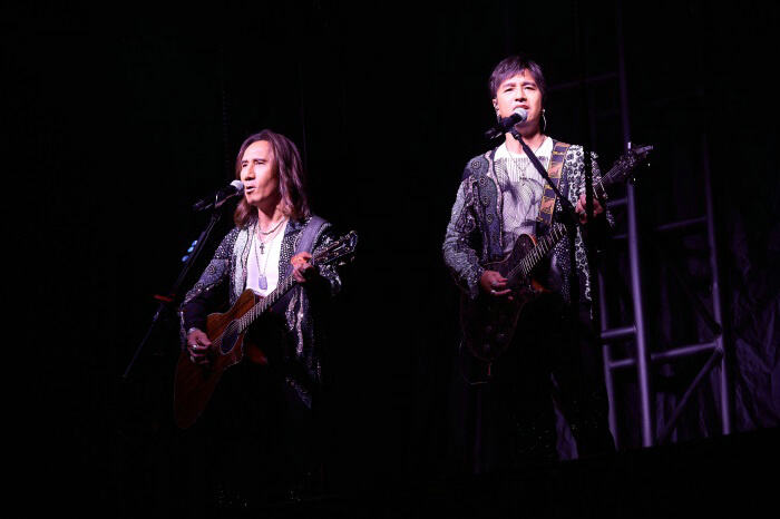 “搖滾天團(tuán)”動(dòng)力火車“都是因?yàn)閻?世界巡回演唱會(huì)”高雄安可場(chǎng) 兩場(chǎng)秒殺 完美收官