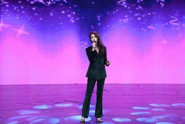 成凱欣攜手北京廣播電視臺(tái)《夢(mèng)想總動(dòng)員》，用歌曲《時(shí)光》講述追夢(mèng)歷程