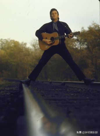 歐美民謠歌手代表人物(美英十大鄉(xiāng)村音樂歌手) 16