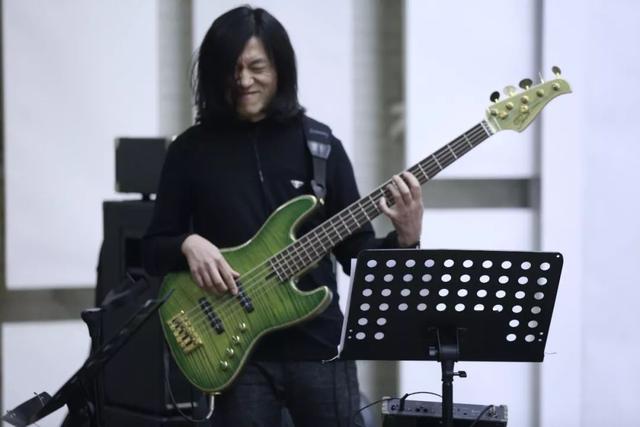 倒計時 《下墜》排練隨手記 今晚8點看《歌手》汪峰繼續(xù)為原創(chuàng)音樂打call（下墜排練隨手記）(9)