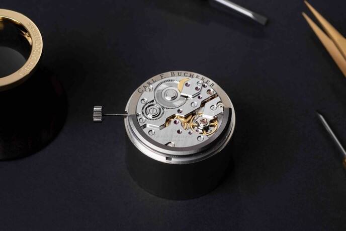 卓越制表工藝和高復(fù)雜外緣擺陀技術(shù) 寶齊萊(CARL.F.BUCHERER) 最新表款均采用自制機芯并配備高級復(fù)雜功能