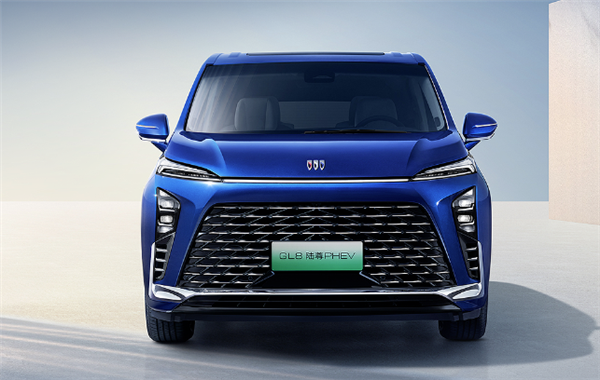 別克拼了 全新GL8陸尊PHEV發(fā)布：35.99萬起全系艾維亞版