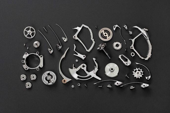 卓越制表工藝和高復(fù)雜外緣擺陀技術(shù) 寶齊萊(CARL.F.BUCHERER) 最新表款均采用自制機芯并配備高級復(fù)雜功能