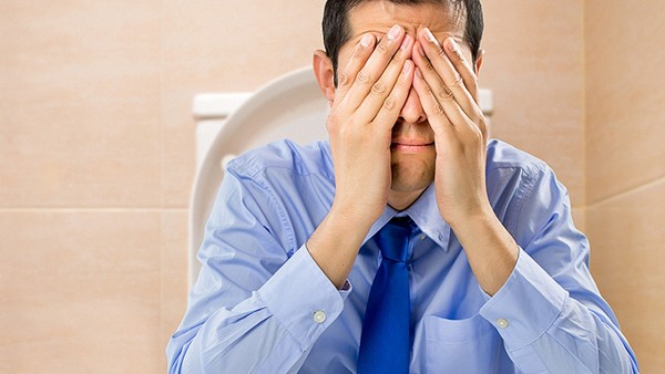 大便滴鮮紅血不痛是痔瘡嗎