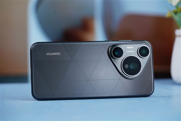 納米光織格紋奪目！華為Pura 70 Pro+魅影黑圖賞