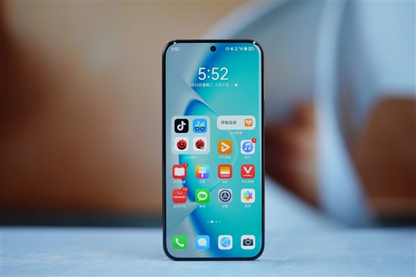 納米光織格紋奪目！華為Pura 70 Pro+魅影黑圖賞