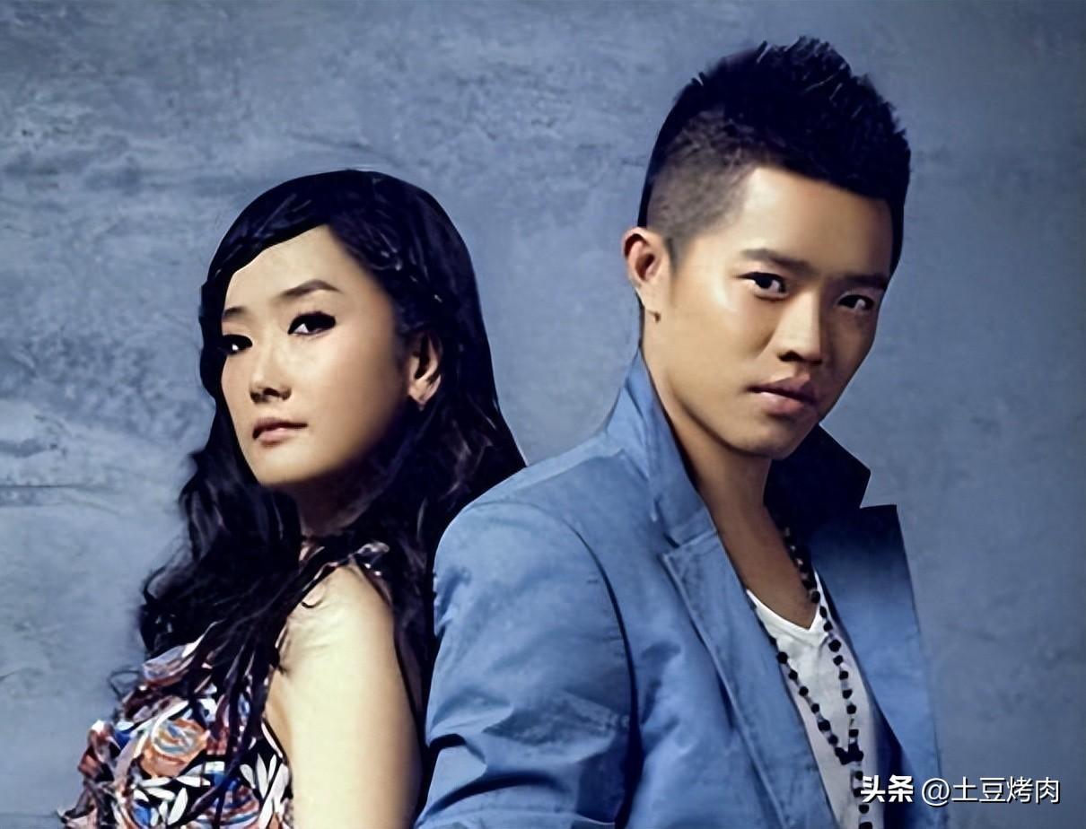 鳳凰傳奇演唱會全場大合唱，山河圖臺下卻不唱了，網(wǎng)友：太好笑了 4