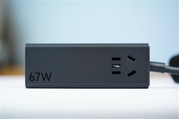 七合一接口！小米67W桌面快充插座Pro圖賞