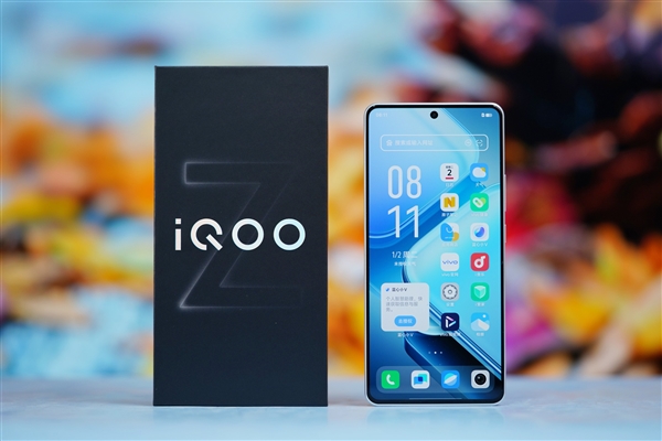 144Hz高刷屏+6000mAh超大電池！iQOO Z9圖賞