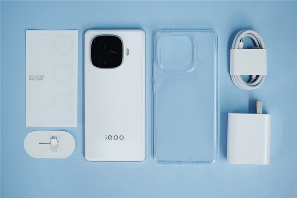 144Hz高刷屏+6000mAh超大電池！iQOO Z9圖賞