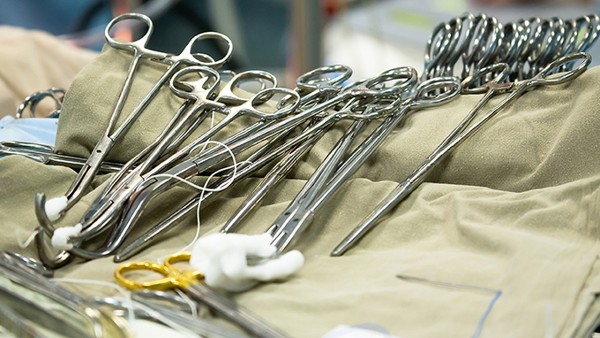 傳統(tǒng)痔瘡手術(shù)治療過(guò)程疼嗎