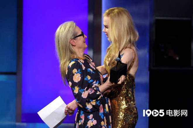 妮可·基德曼獲AFI終身成就獎 梅姨為其頒獎并致辭