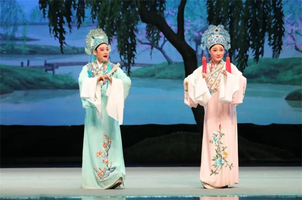 燕京新語(yǔ)丨北大學(xué)子集體“催更”的越劇來(lái)了，上越透露明年將把越劇文化周送進(jìn)校園