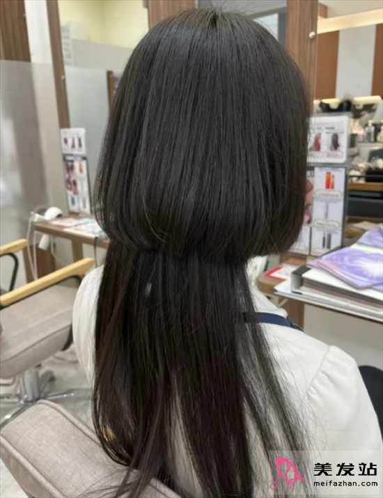 時尚獨(dú)特水母頭 直發(fā)or燙發(fā)都合適 時尚獨(dú)特水母頭 直發(fā)or燙發(fā)都合適