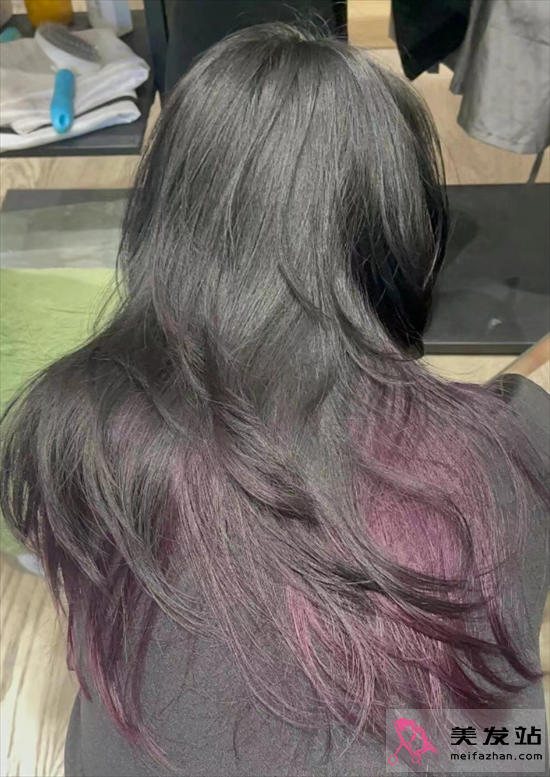 低調(diào)內(nèi)斂隱藏染 與眾不同又個性 低調(diào)內(nèi)斂隱藏染 與眾不同又個性