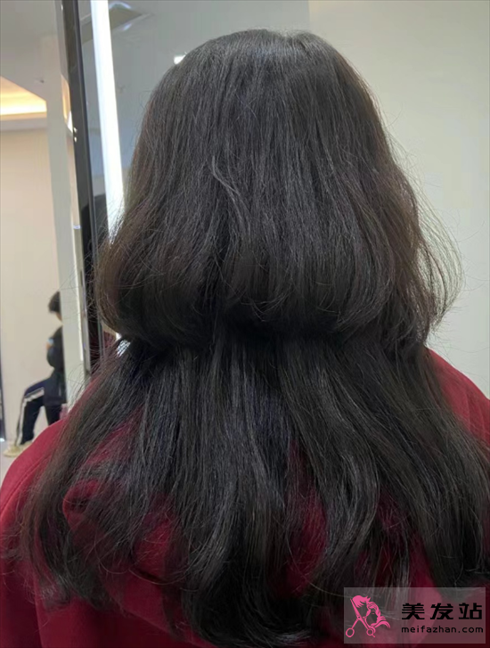 時尚獨(dú)特水母頭 直發(fā)or燙發(fā)都合適 時尚獨(dú)特水母頭 直發(fā)or燙發(fā)都合適