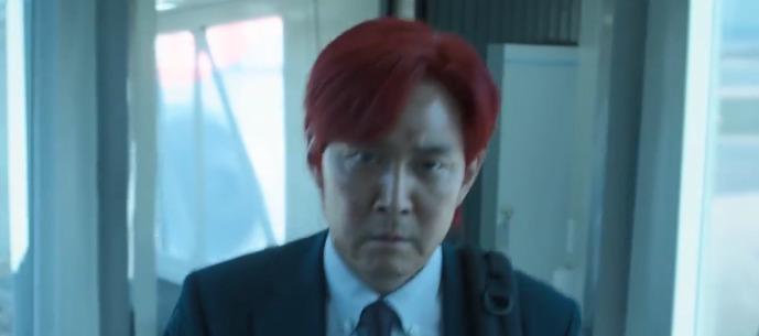 魷魚游戲警察死了沒，魷魚游戲大結(jié)局警察墜海 14