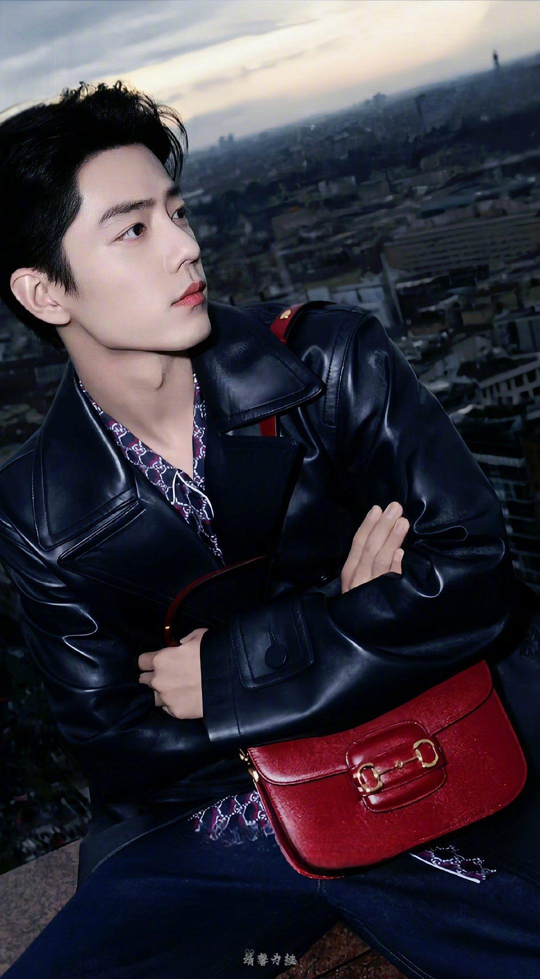 肖戰(zhàn)的秒換挑戰(zhàn)，18秒內(nèi)頻繁變換服裝 10