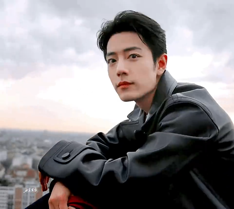 肖戰(zhàn)的秒換挑戰(zhàn)，18秒內(nèi)頻繁變換服裝 6