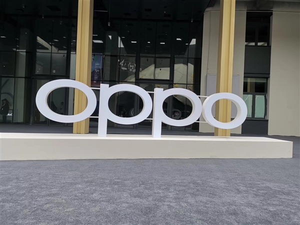 曝OPPO Reno12系列沒有超大杯：共兩款新機(jī) 均采用直立長焦