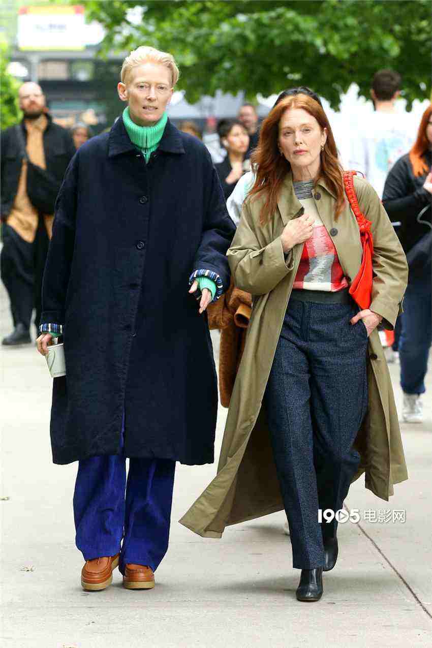 《隔壁房間》蒂爾達·斯文頓朱麗安·摩爾同框路透