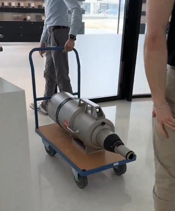 售價200萬美元的望遠(yuǎn)鏡頭