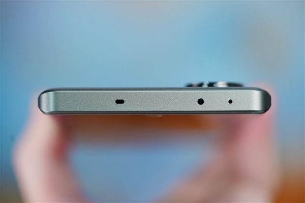 第三代驍龍8s僅2099元！真我GT Neo6蒼野駭客圖賞