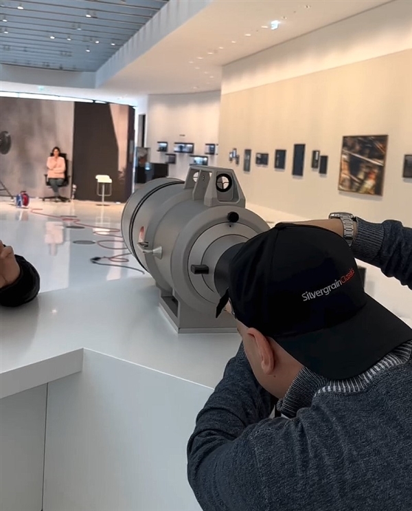 售價200萬美元的望遠鏡頭