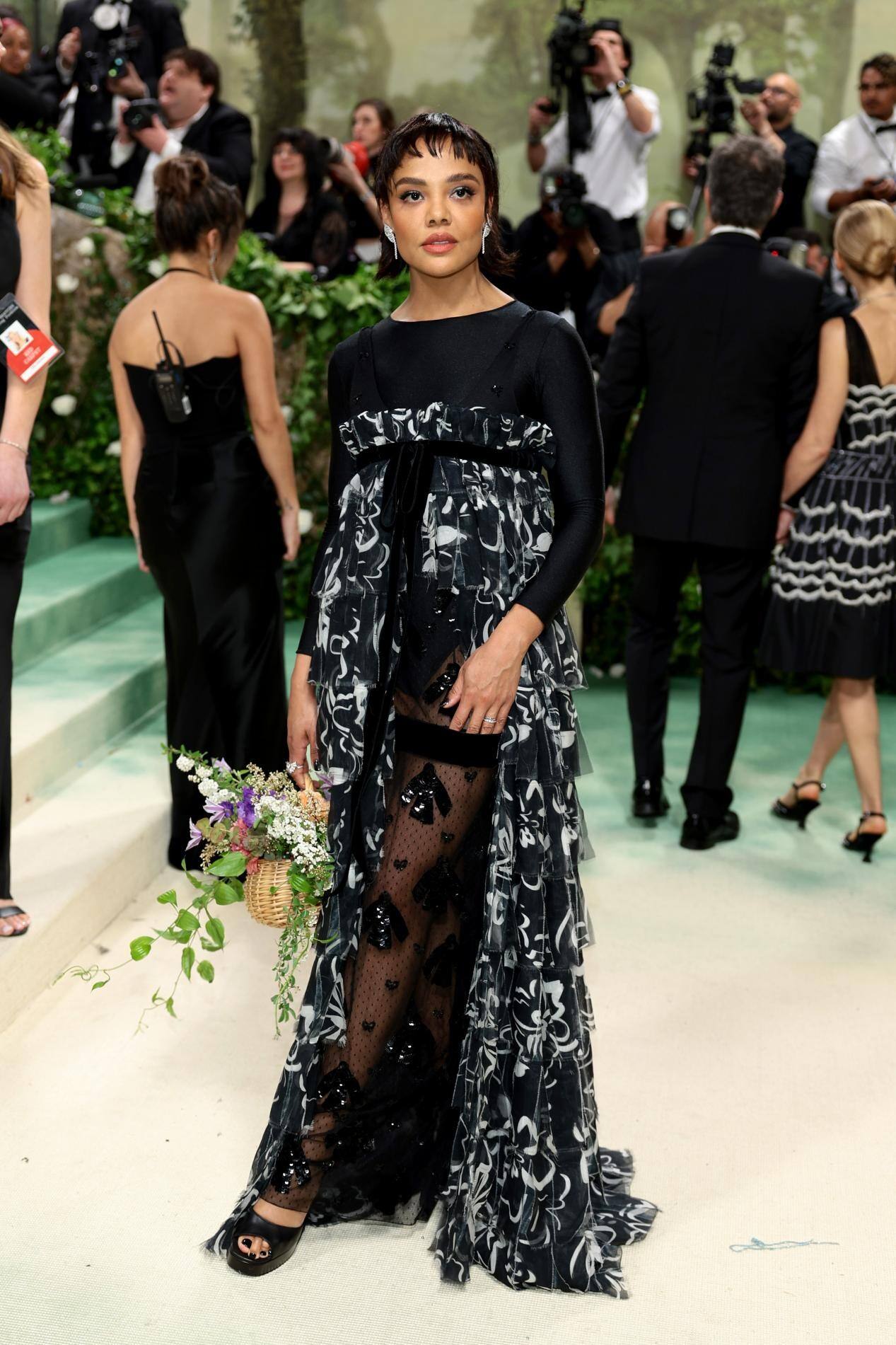 香奈兒品牌形象大使等出席2024紐約大都會藝術(shù)博物館時裝學(xué)院慈善舞會