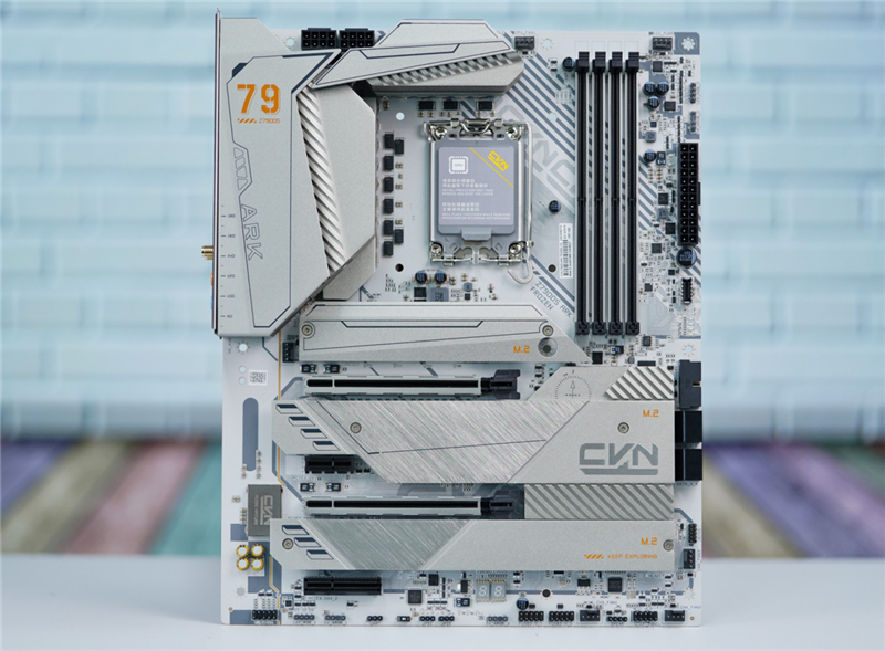 不必再迷信頂級超頻主板！CVN Z790D5方舟評測：可能近期值得買的Z790