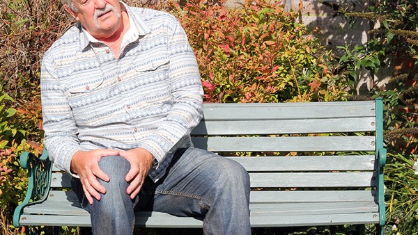 大腿骨頭疼怎么辦？