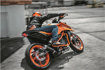 3萬9千8！全新KTM 390 DUKE上市：單缸四沖程可彈射起步