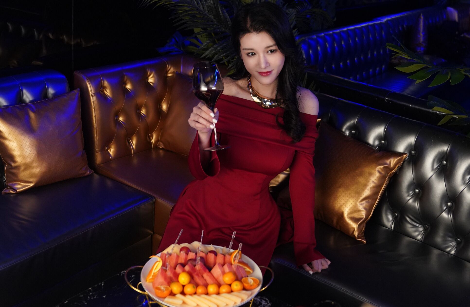 5月15日Steam見：《美女，應(yīng)接不暇》的絕美高顏值女主，多樣浪漫故事