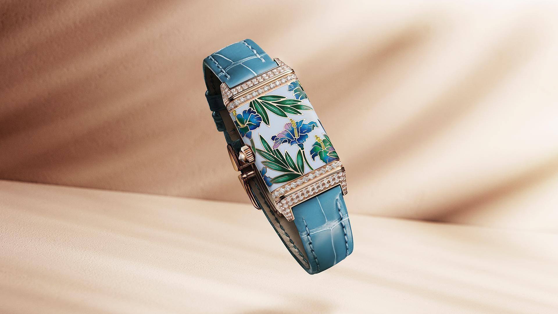 以靈動(dòng)之藝詮釋REVERSO翻轉(zhuǎn)系列的裝飾藝術(shù)精神 REVERSO ONE‘PRECIOUS FLOWERS’翻轉(zhuǎn)系列珍稀花卉腕表 再添三款臻美新作