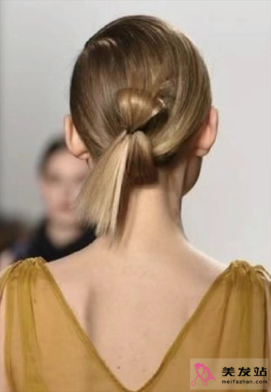 御姐范利落扎發(fā) 清爽時(shí)髦顯氣質(zhì)