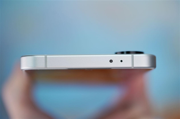 罕見純白面板！魅族21 Note圖賞