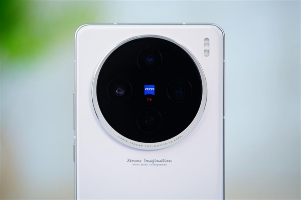 vivo強(qiáng)直屏旗艦！vivo X100s圖賞