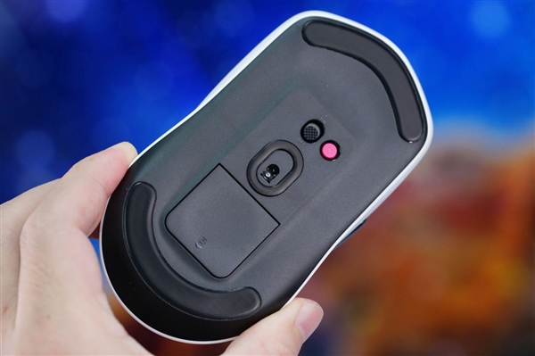 原相3398傳感器、180小時(shí)續(xù)航 雷柏VT1 PRO鼠標(biāo)圖賞