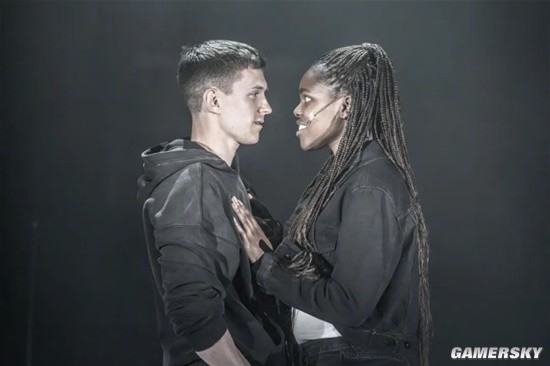 新《羅密歐與朱麗葉》完成預(yù)演 黑人女主太過沖擊：網(wǎng)友都不會了