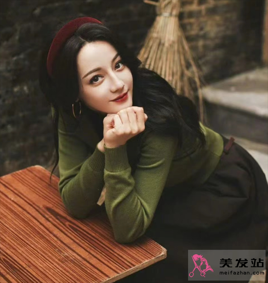 迪麗熱巴千金發(fā)型 溫婉優(yōu)雅頗氣質(zhì)