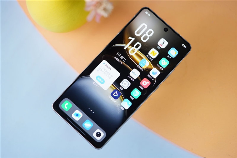 歷代機(jī)身薄！vivo X100s評(píng)測(cè)：令直屏黨狂喜的輕薄影像神機(jī)