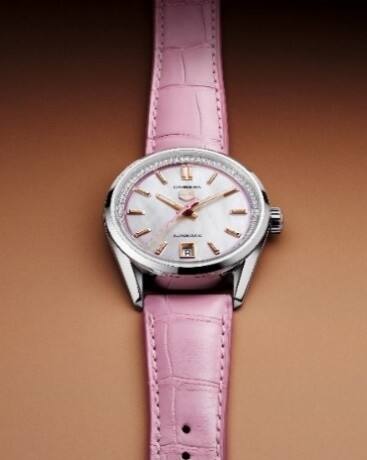 TAG Heuer泰格豪雅傾情呈獻(xiàn)卡萊拉系列日歷型腕表 助力520無畏示愛