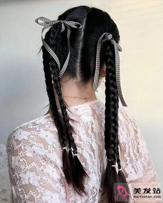 芭蕾風(fēng)絲帶發(fā)型 甜酷減齡不失個(gè)性