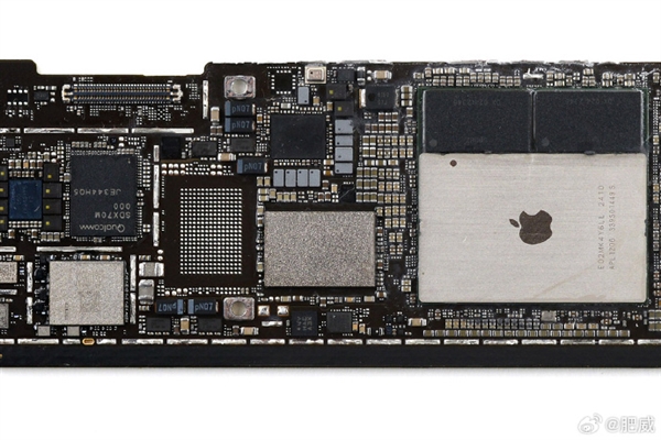蘋果被吐槽坑！新iPad配12GB內(nèi)存被故意屏蔽4G空間 為混用鋪墊