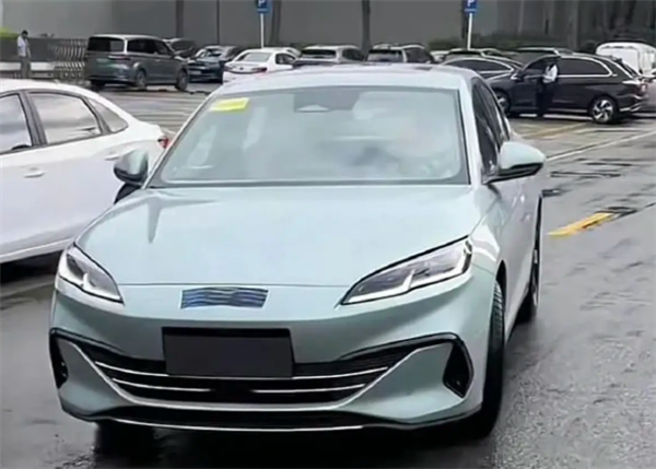 第五代混動技術加持！比亞迪海豹06 DM-i實車曝光：有望月底上市