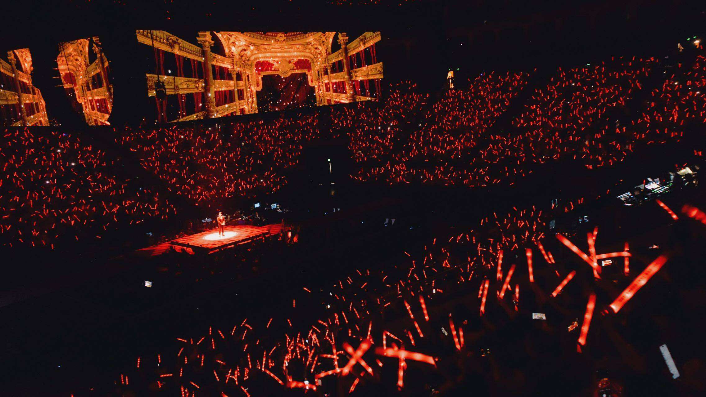 李克勤弦續(xù)巡演唱響成都 璀璨燈海再度重逢