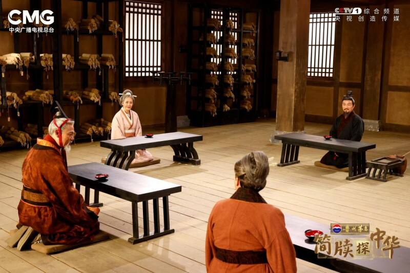 比東漢蔡倫造紙?jiān)缂s百年！《簡(jiǎn)牘探中華》披露古紙新發(fā)現(xiàn)